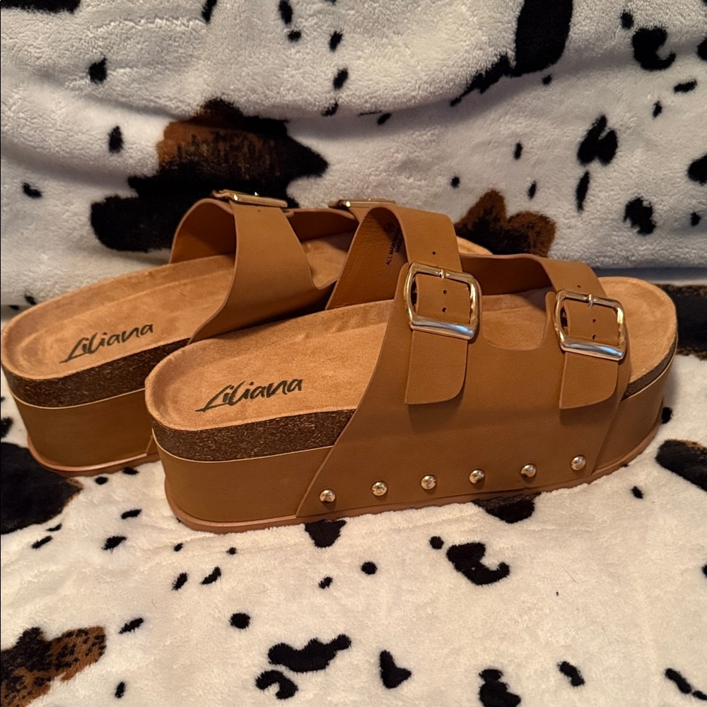 Liliana Tan Platform Sandals with Gold Accents. NWOT